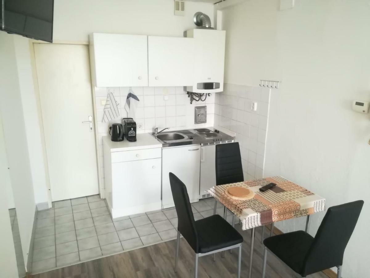 Ferienwohnung Hietzing Vienna Exterior photo